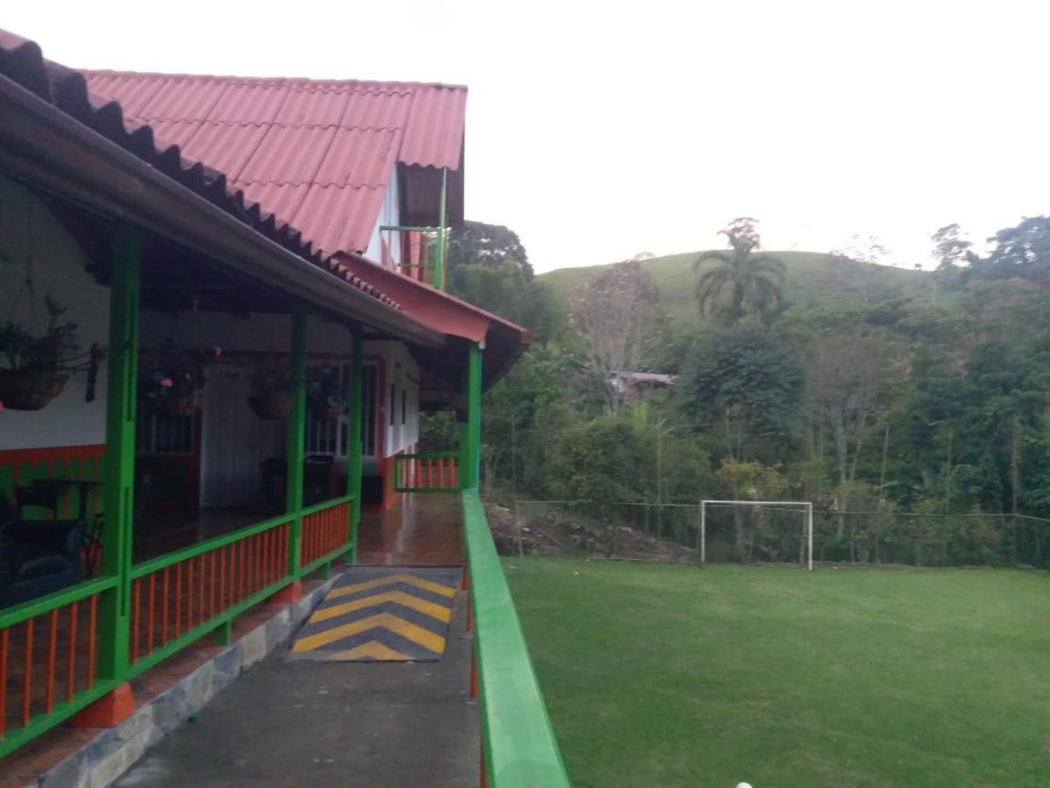 Ecohotel Colibri Salento Luna Park Luaran gambar